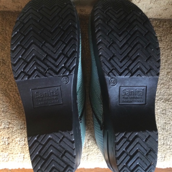 Sanita Clogs in pale green snakeskin - Picture 4 of 4